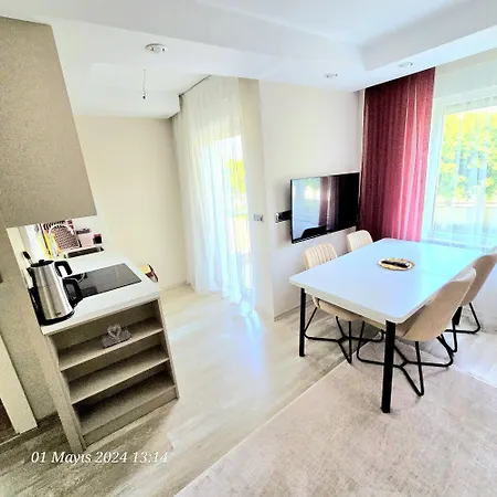 Aparthotel River Park Lara *