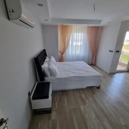 Aparthotel River Park Lara